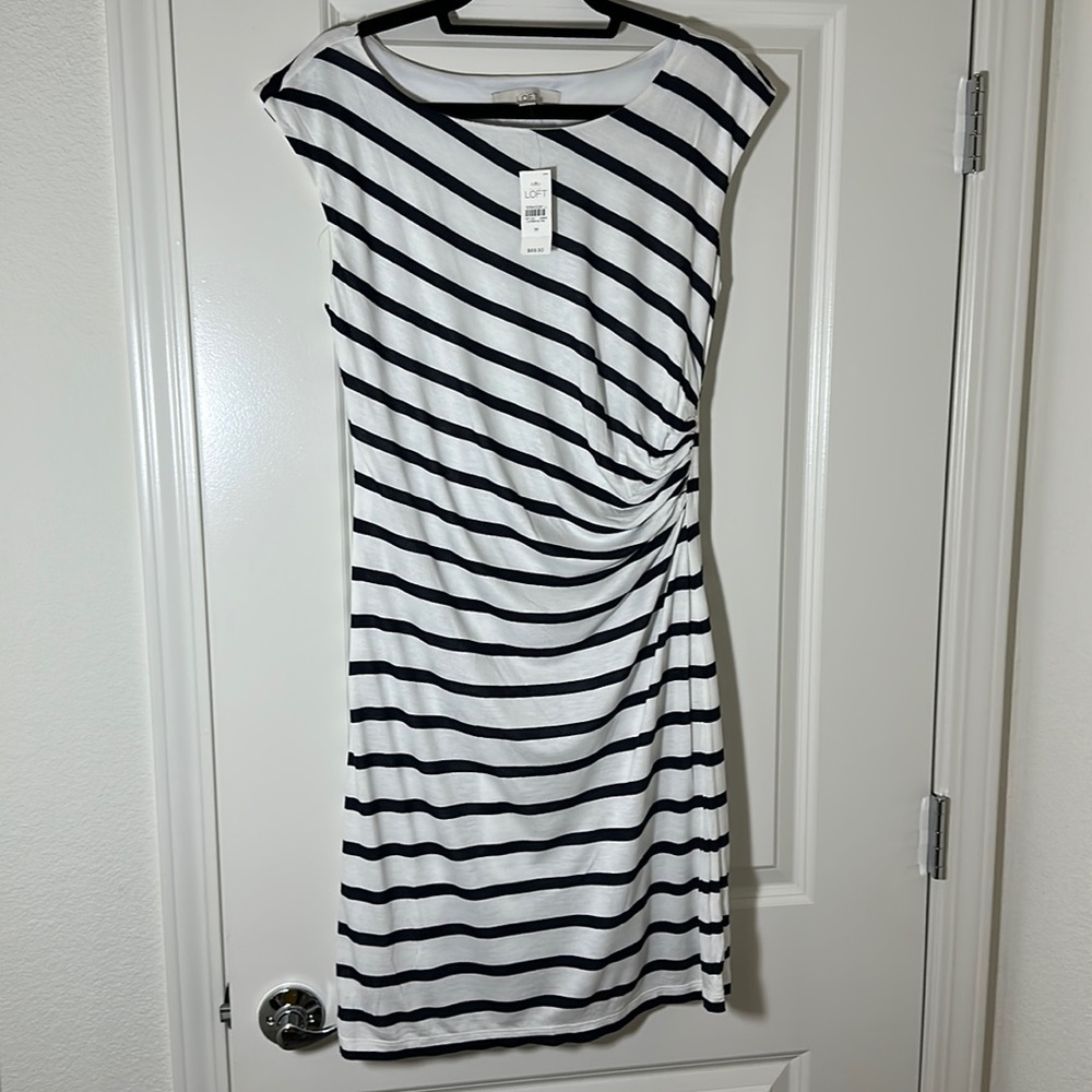 Loft women’s navy and white dress size medium